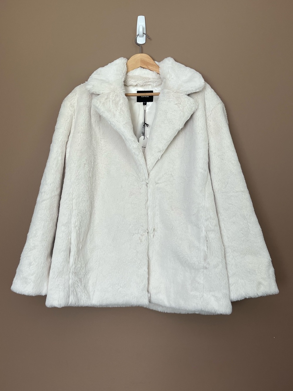 {Express} Faux Fur Coat in Ivory / Cream - Womens Large - NWT